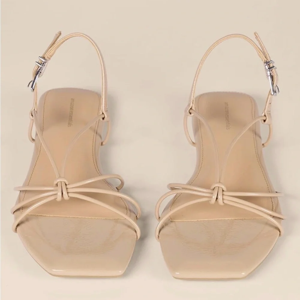 NWT Amazon Essentials Strappy Flat Sandals | Beige Patent | Size 9
